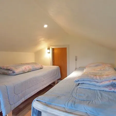Two-bedroom Holiday Strandvej 04 *