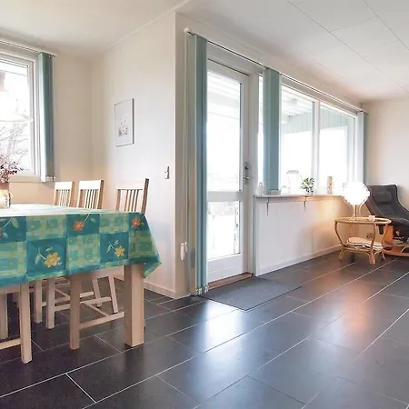 Two-bedroom Holiday Strandvej 04 * Tårup